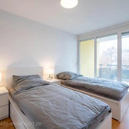 2 Zimmer Mit Balkon, Wohnzimmer Mit Arbeitsplatz, Zentral, Top! Furstenwalde