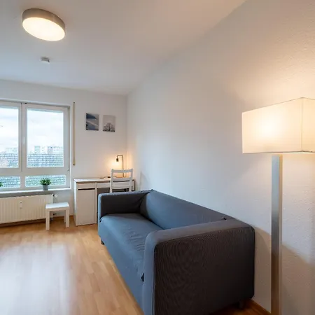 2 Zimmer Mit Balkon, Wohnzimmer Mit Arbeitsplatz, Zentral, Top! Furstenwalde